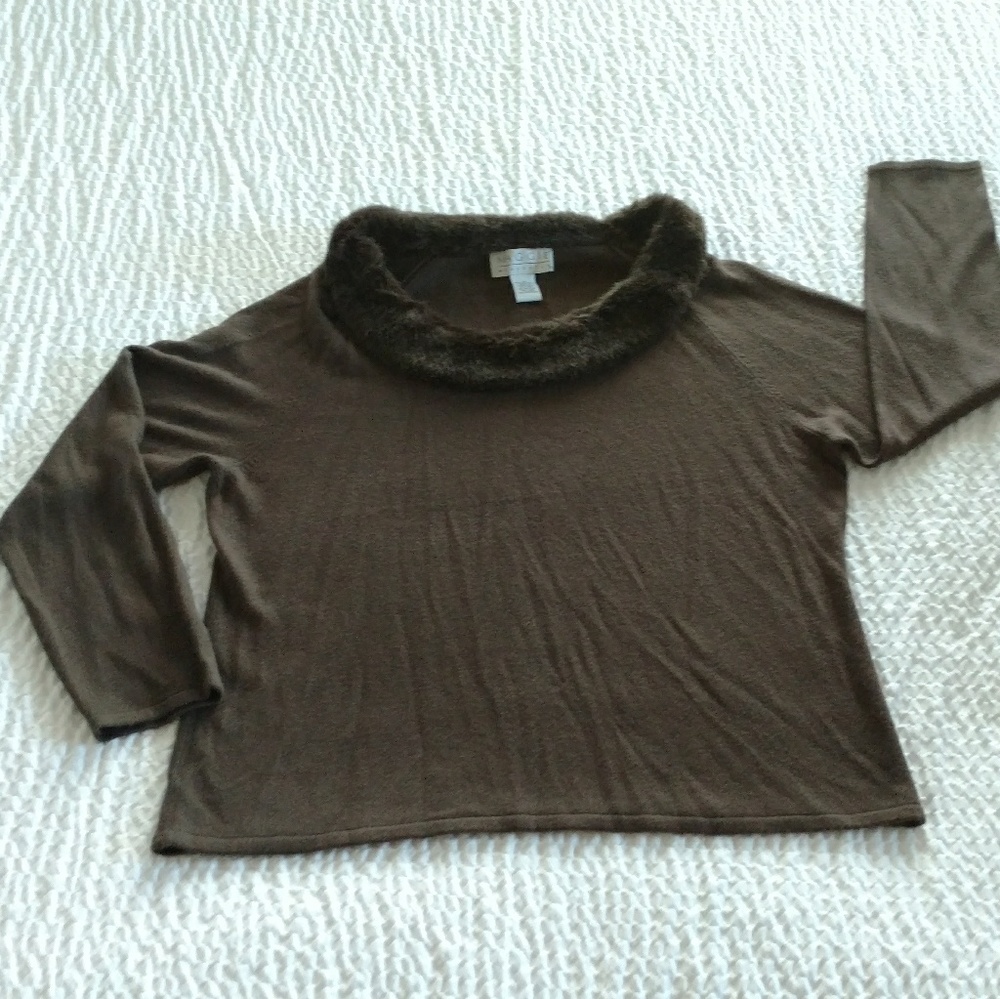 Maggie Brown Sweater 1X/ Fluffy Fur/ Cozy